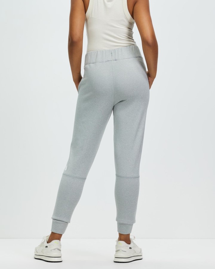 ה-North Face אפור ריצת חיפושים