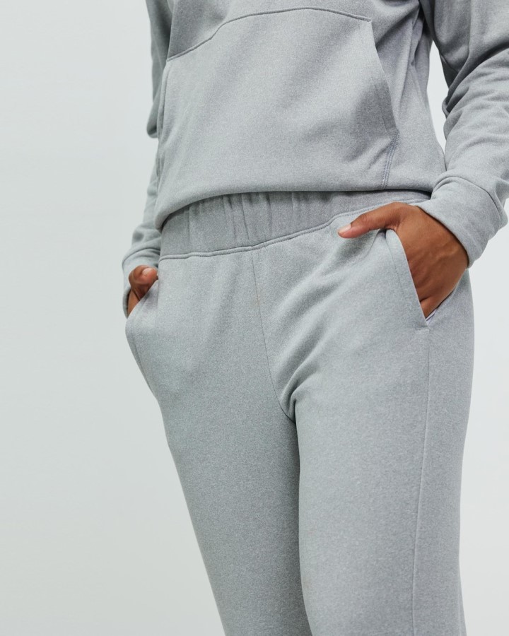 ה-North Face אפור ריצת חיפושים