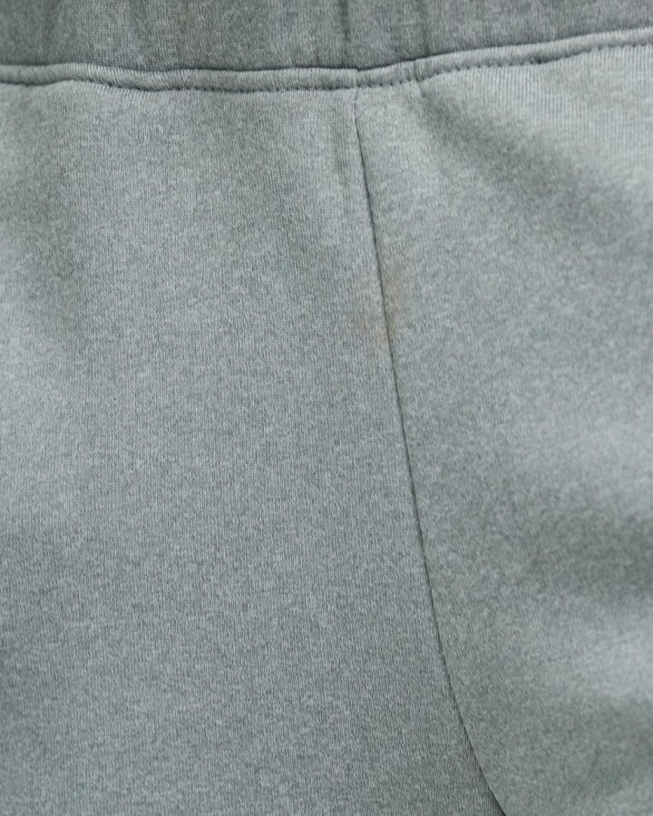 ה-North Face אפור ריצת חיפושים