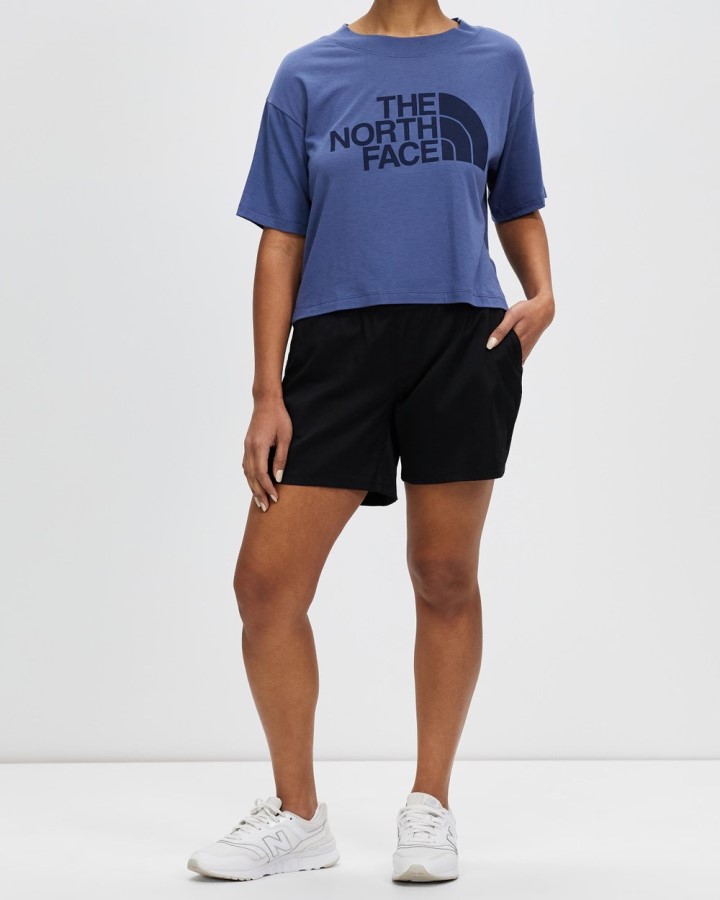 אפרודיטה תנועה קצרה את הפנים הצפוניות שחורות