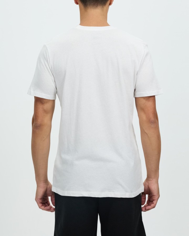 חצי כיפה Ss טי הפן הצפוני לבן