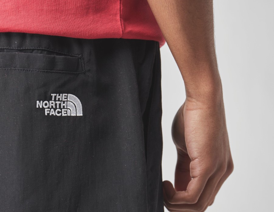 קופסה שחורה מקצרת את הפנים הצפוניות