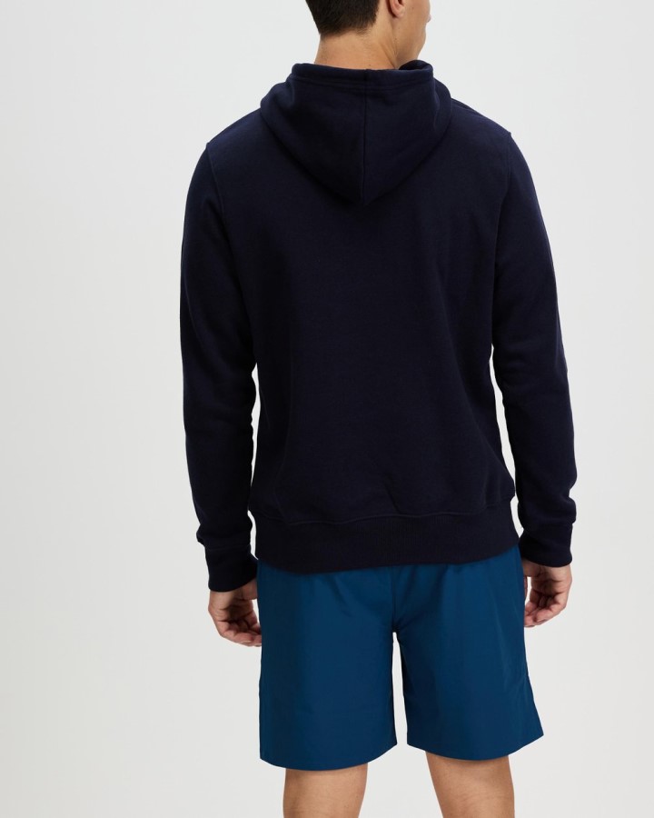 סוודר קפוצ\'ון חצי כיפה נייבי החזית הצפונית