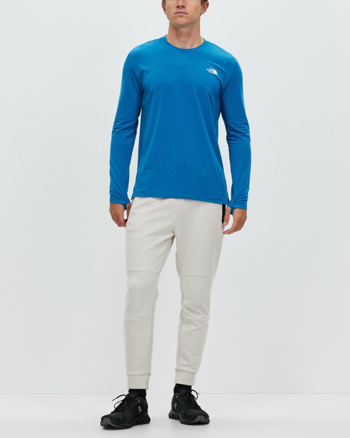 לשוטט טי שרוול ארוך הצפון פנים באנף כחול