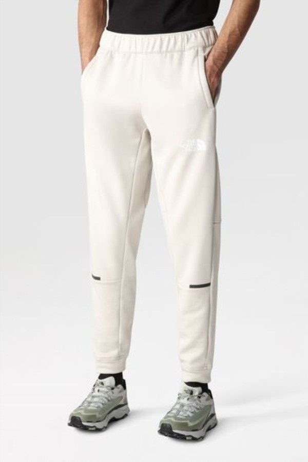 צמר טבעי לגבר רץ את הפנים הצפוני