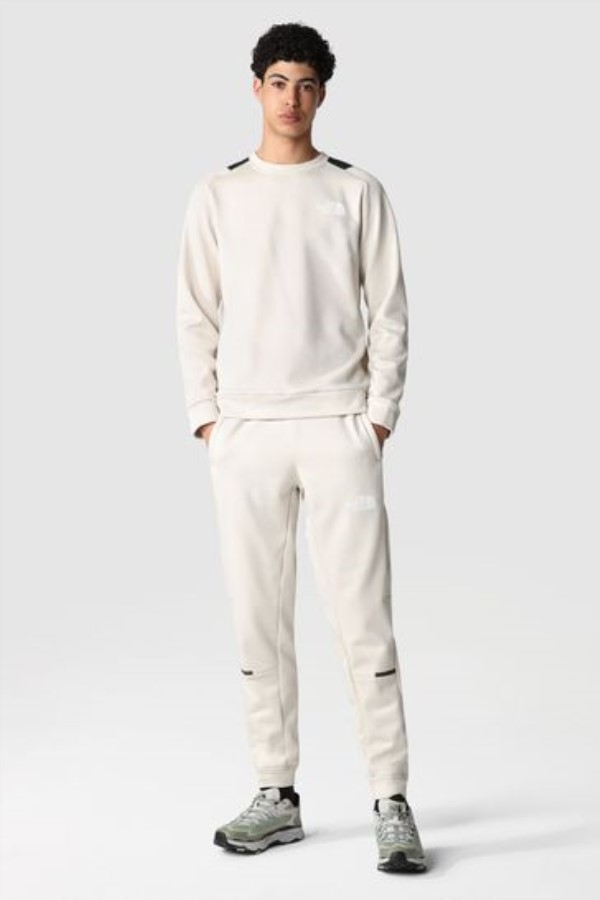 צמר טבעי לגבר רץ את הפנים הצפוני