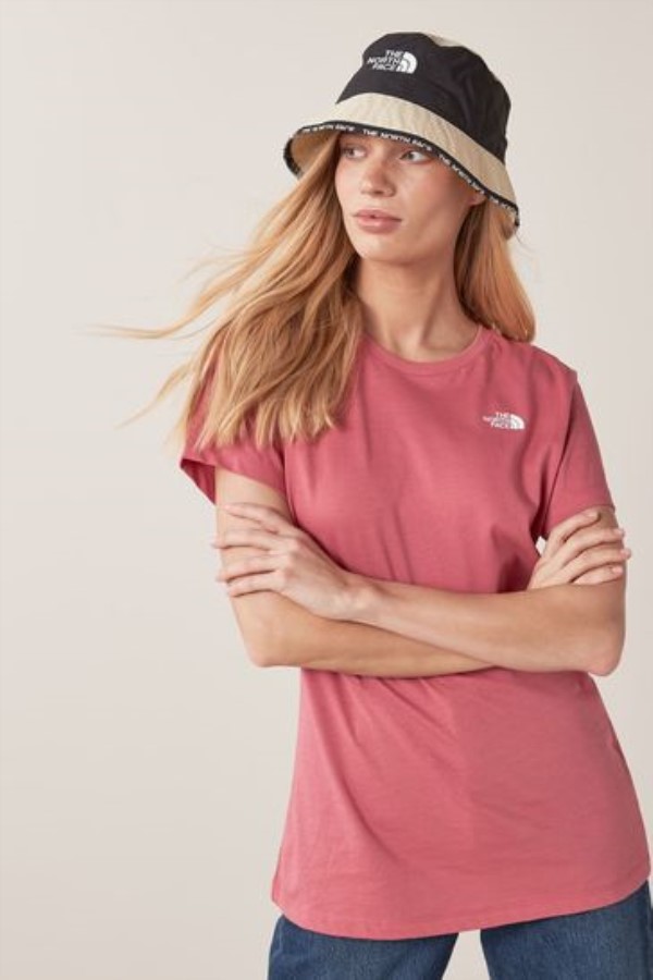 חולצת טריקו של סימפלדום ה-North Face ורוד