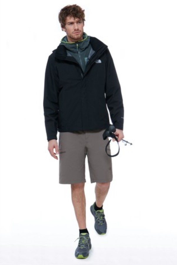 ז\'קט סנגרו שחור של ה-North Face