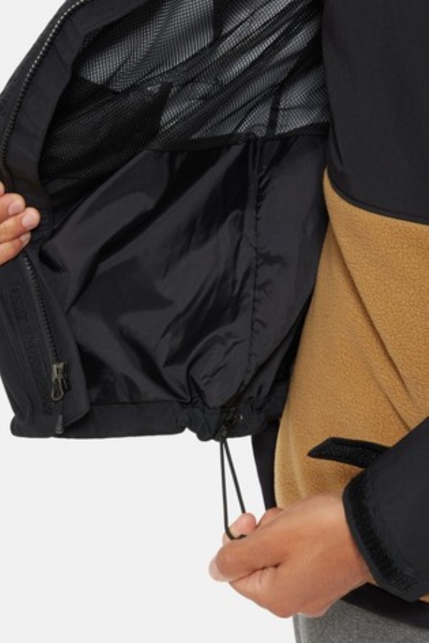 ז\'קט סנגרו שחור של ה-North Face