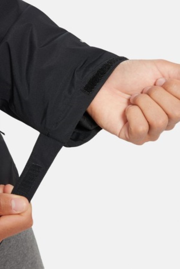 ז\'קט סנגרו שחור של ה-North Face