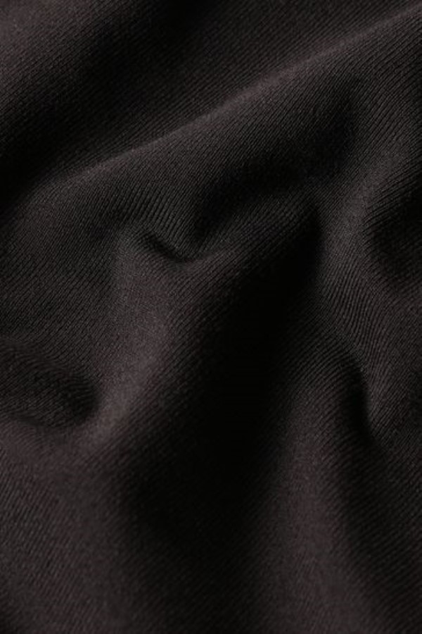 החזייה השחורה של ה-north Face Flex