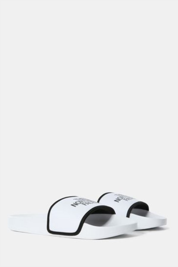 המחוונים הלבנים של הקמפינג הצפוני