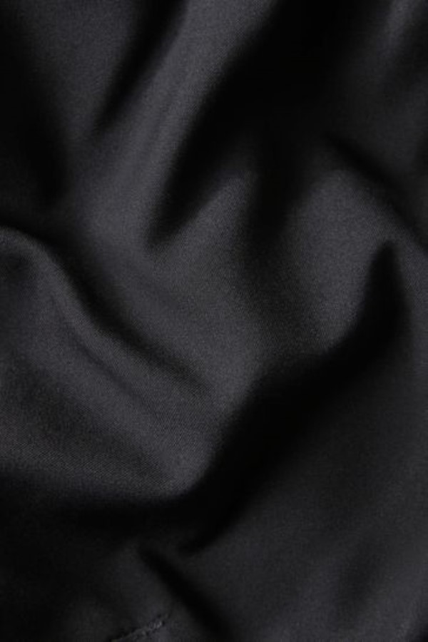 החזית הצפונית לנשים או מכנסיים שחורים עגולים