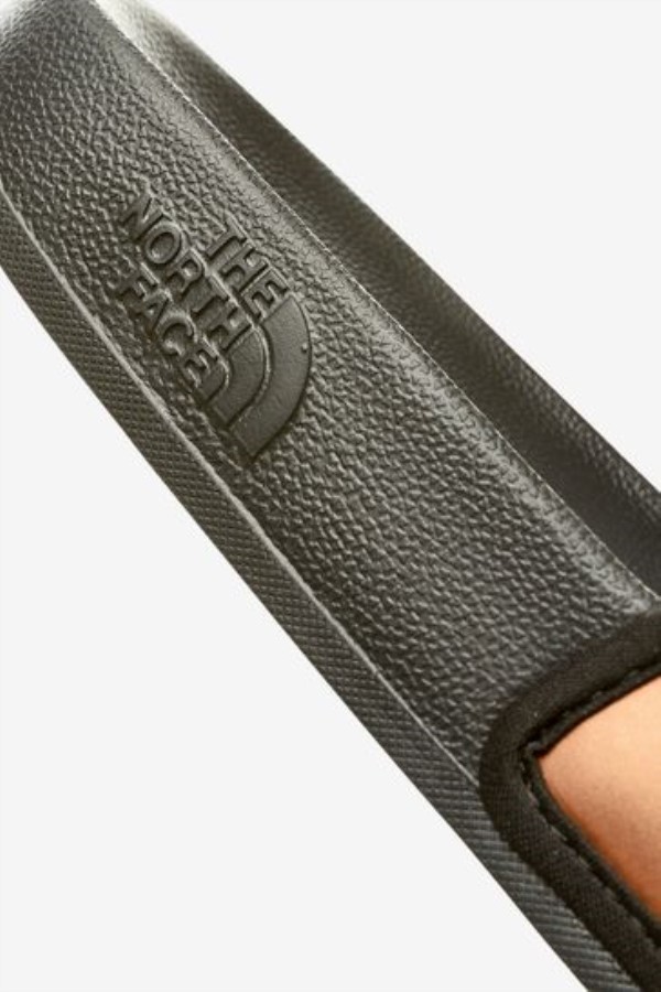 מחנה בסיס לנשים מגלשות שחורות מתכתיות Iii החזית הצפונית