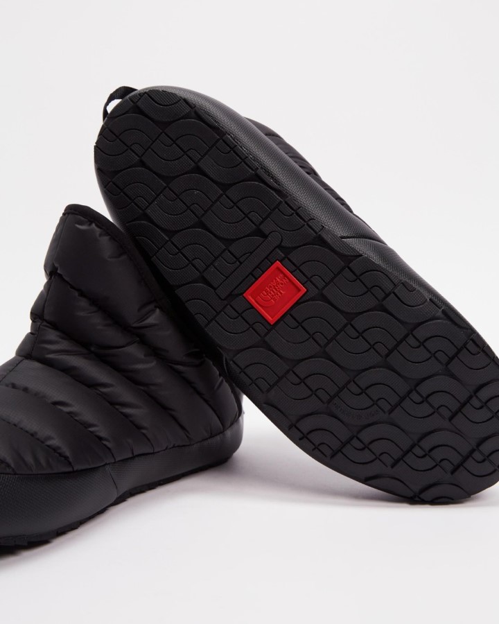 The North Face Thermoball Traction Bootie גברים שחור ולבן