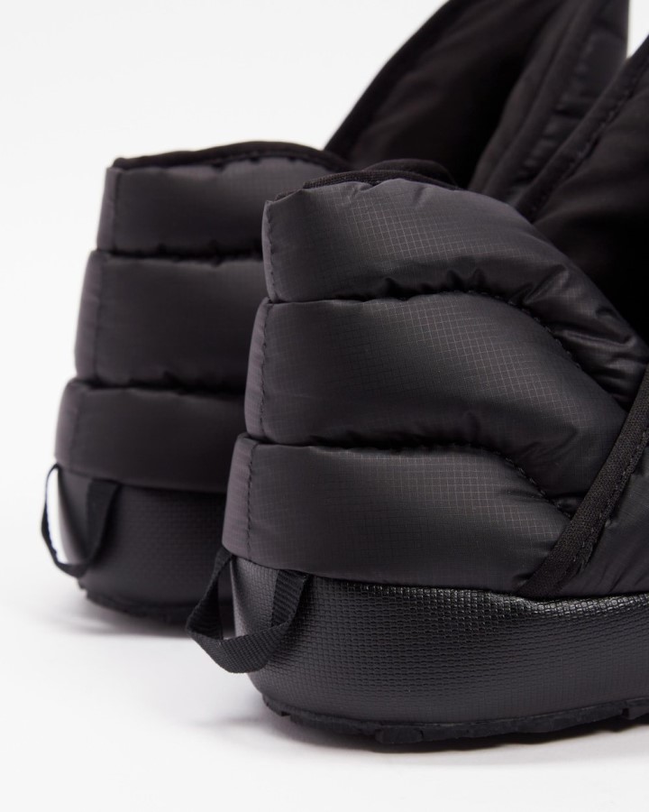 The North Face Thermoball Traction Bootie גברים שחור ולבן