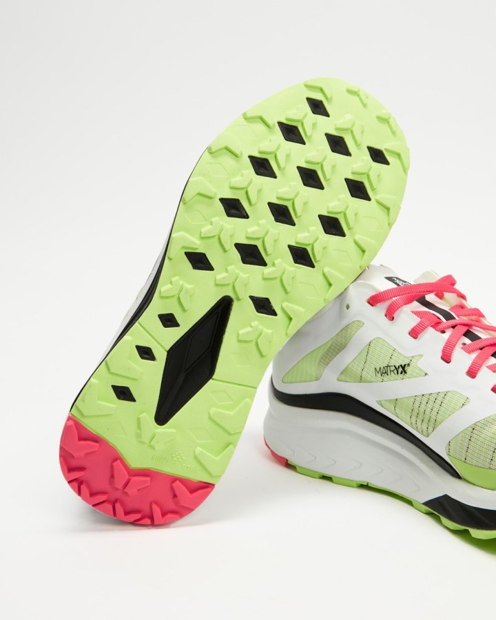 וקטיב אינסוף נשים ירוקות את הפנים הצפוניות