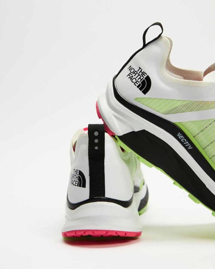 וקטיב אינסוף נשים ירוקות את הפנים הצפוניות