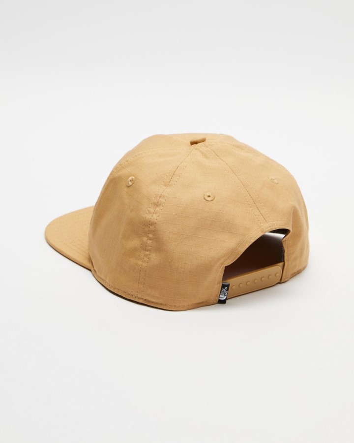 ה-North Face Plaskett Ballcap שיזוף
