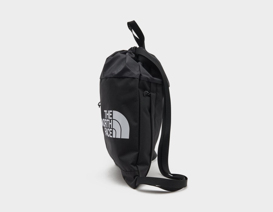 חבילת הסינץ\' הבוזר השחורה של North Face