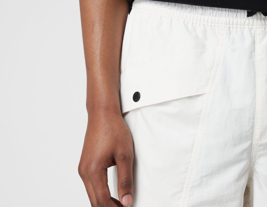 החזית הצפונית Tnf מתאר קצר לבן