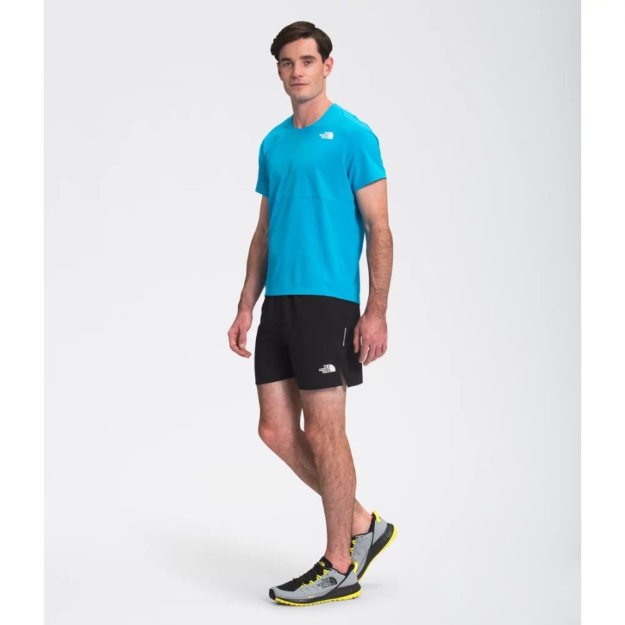 שחור מכנסיים קצרים לגברים