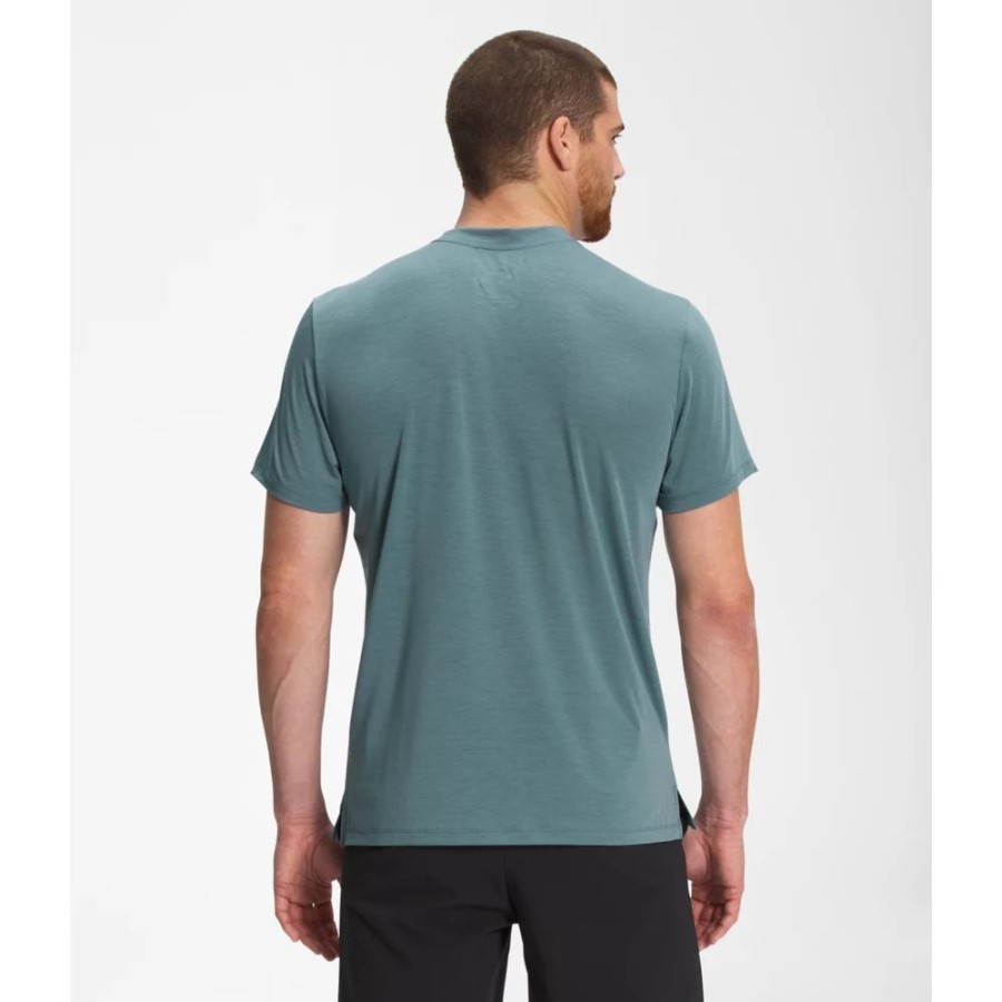 גברים נודדים חולצה עם שרוול קצר כחול את הפנים הצפוני