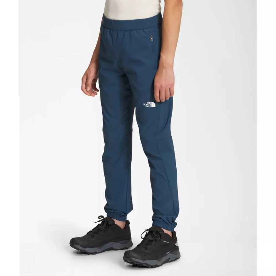 כחול מוצל הבנים הצפוניים על מכנסי הרים