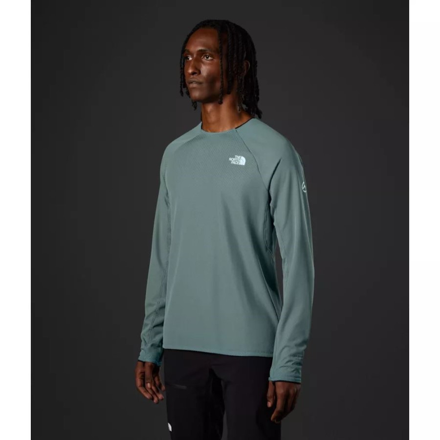 צוות הפליסה העתידי של סדרת הפסגה של ה-north Face Blue Men