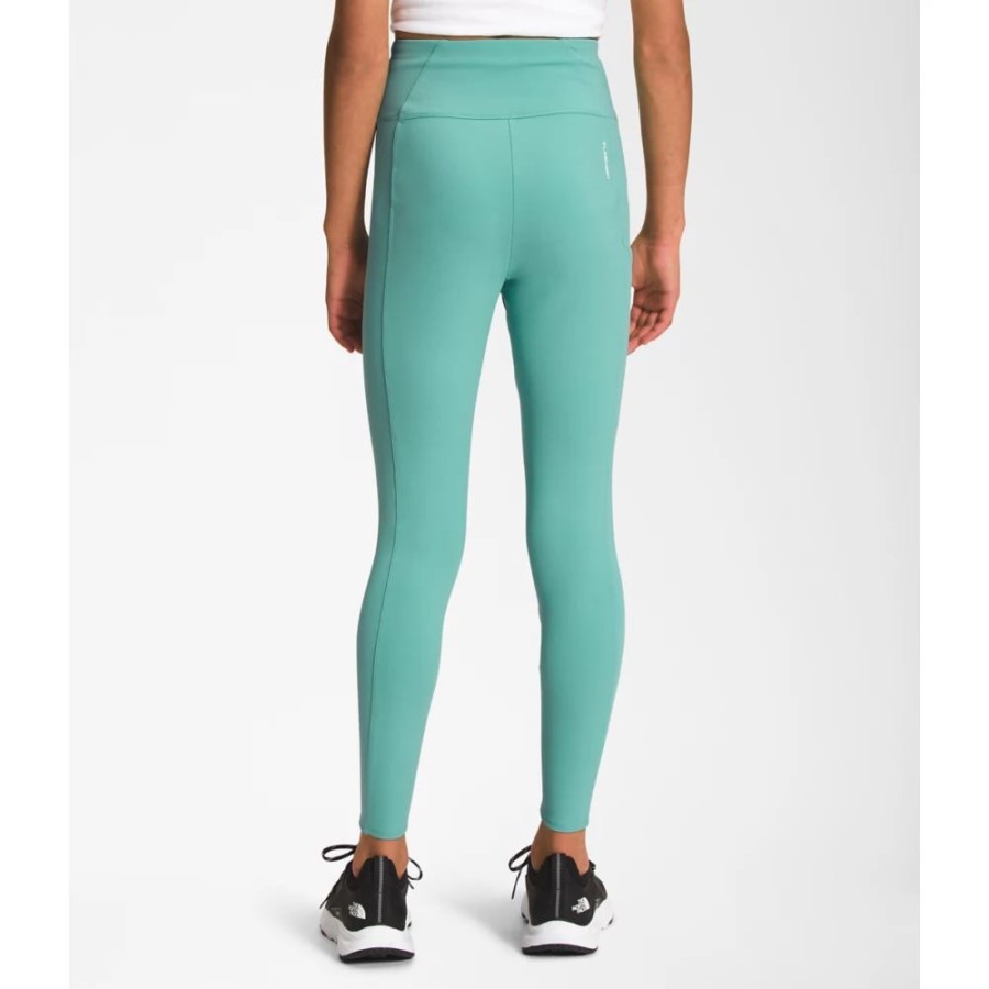 בנות ה-North Face אף פעם לא מפסיקות טייץ ווסאבי