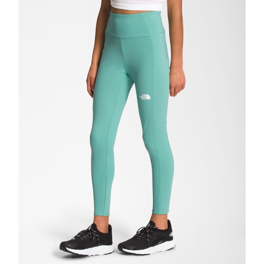 בנות ה-North Face אף פעם לא מפסיקות טייץ ווסאבי