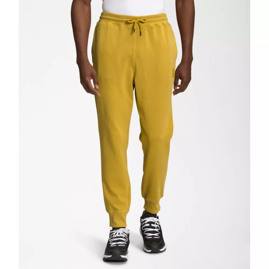 The North Face גברים בגד צבע ג'וגרס זהב מינרלי