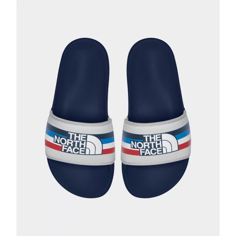 מחנה הבסיס של הנוער ב-North Face III מחליק באפור