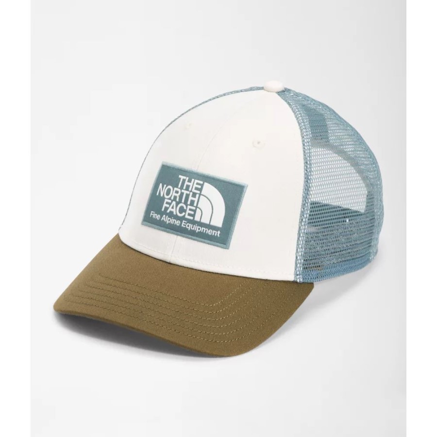 נהג משאית בוץ לבן החזית הצפונית