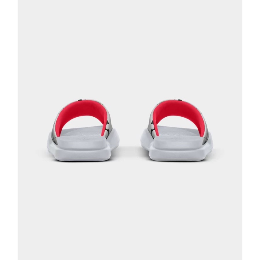 טריארך נשים לבנות מחליק את החזית הצפונית