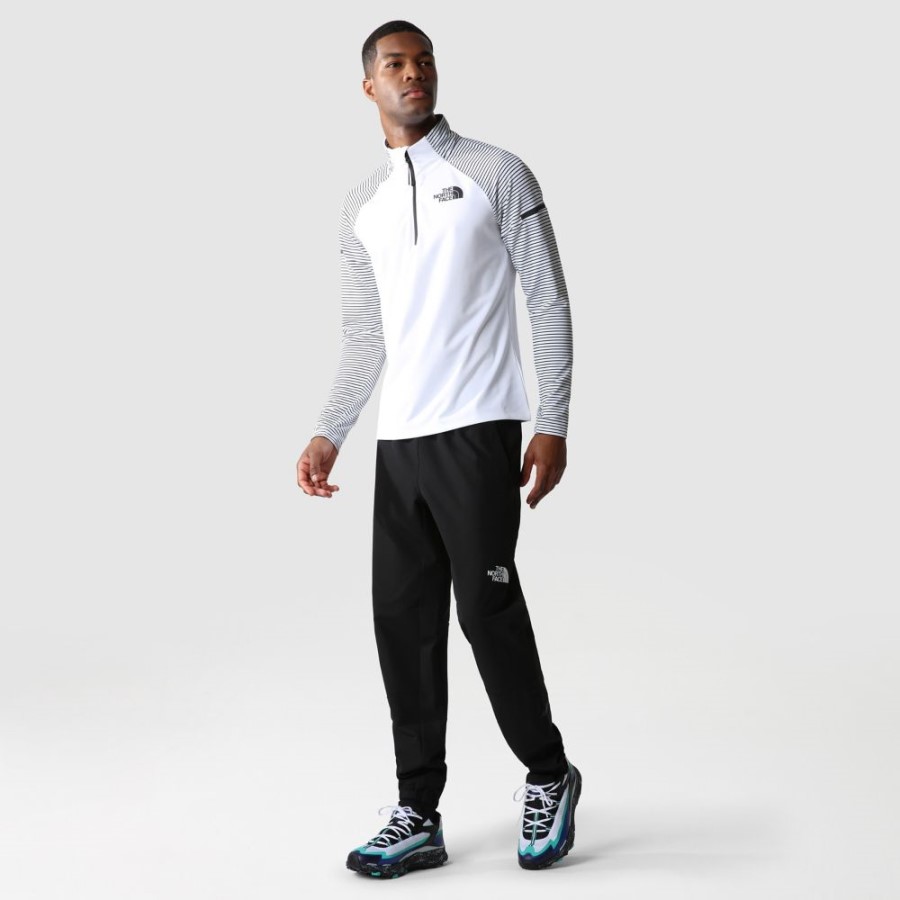 מכנסי רוח במעבדה שחורים