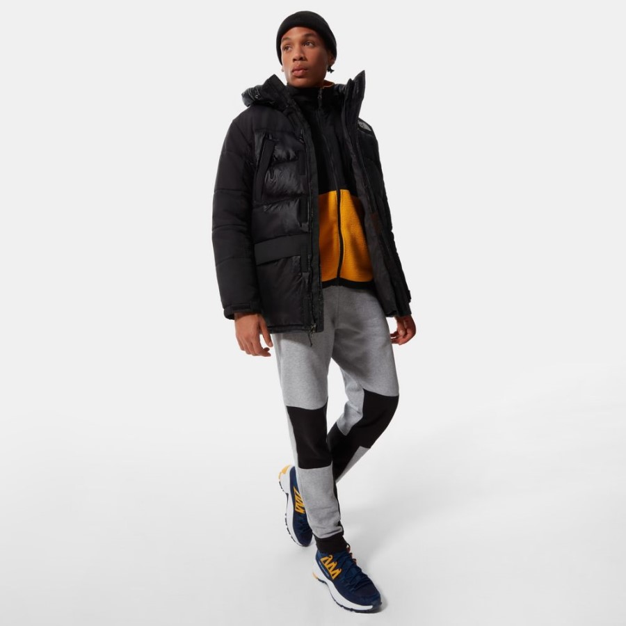 פארקה מבודדת הימלאיה הפנים הצפונית שחורות