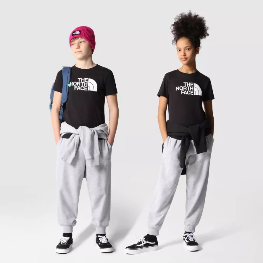 נוער ג'וגרס גדול מימדים את הפנים הצפוני אפור