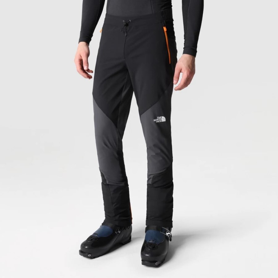 פני הצפון גברים שחורים הופכים מכנסיים