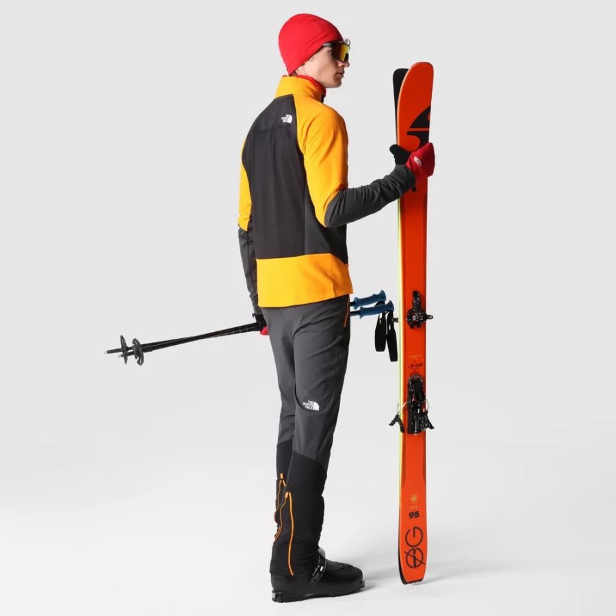 פני הצפון גברים שחורים הופכים מכנסיים