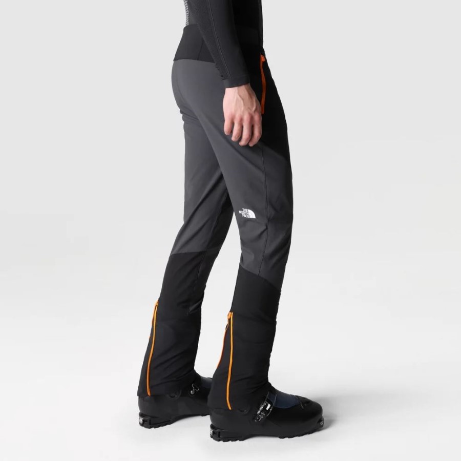 פני הצפון גברים שחורים הופכים מכנסיים