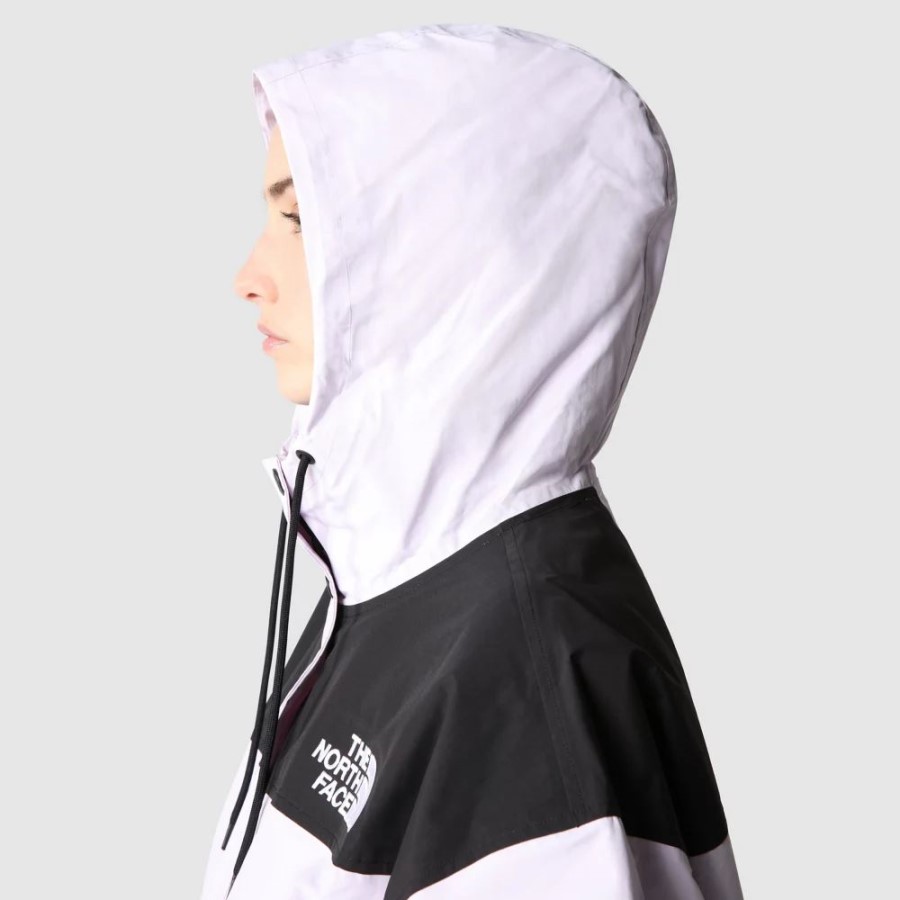 נשים מריחות לבנדר ומריחות את הדואר