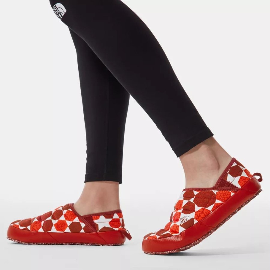 The North Face נשים Thermoball V Traction Winter פרדות אדום לוהט