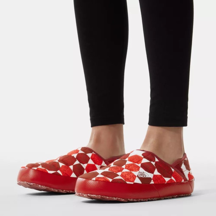 The North Face נשים Thermoball V Traction Winter פרדות אדום לוהט