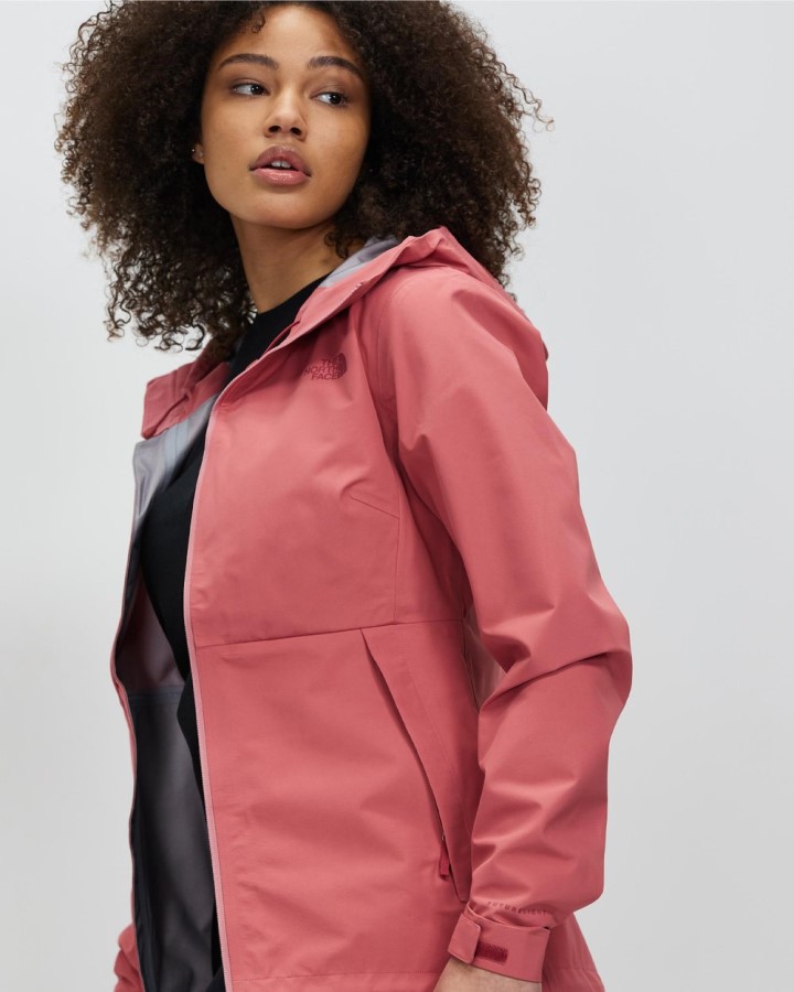 ה-North Face Dryzzle ז\'קט צפחה עם אור עתידי