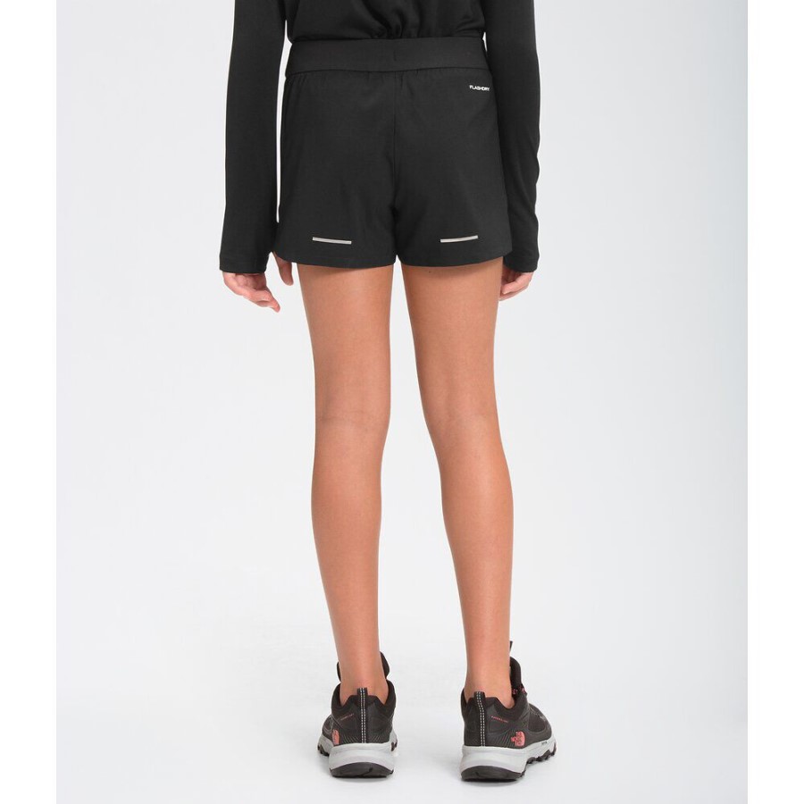 בנות על מכנסי הרים, הפנים הצפוניות שחורות