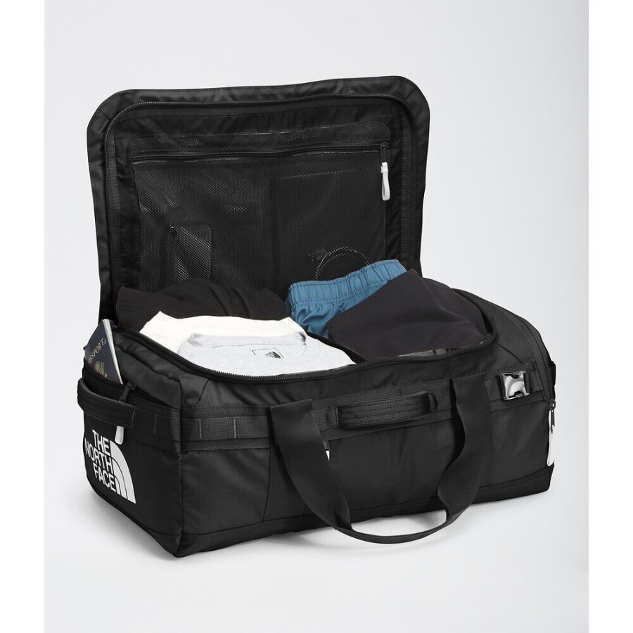מחנה הבסיס Voyager Duffel שחור הפנים הצפוני