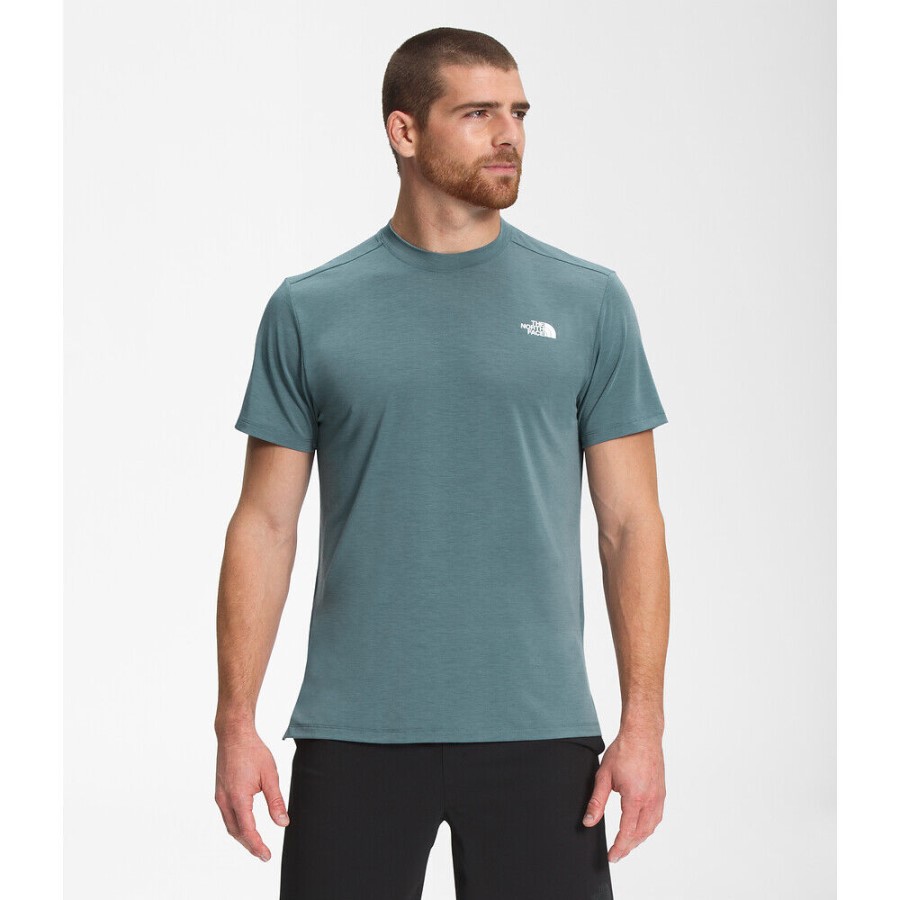 הגברים הכחולים בפנים צפון נודדים עליון עם שרוולים קצרים