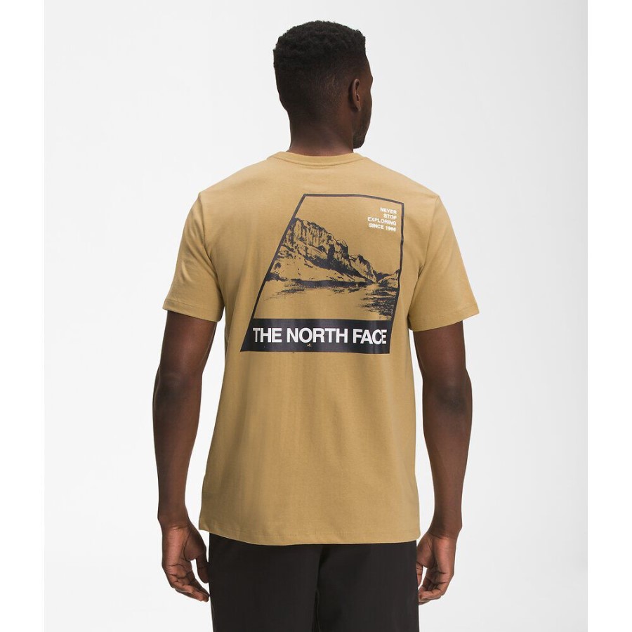 Tan The North Face גברים עם שרוולים קצרים לשחק טי