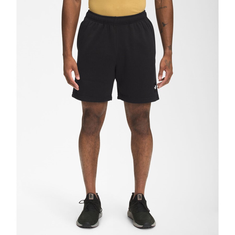 הגברים של ה-North Face לא מפסיקים מכנסיים קצרים שחורים